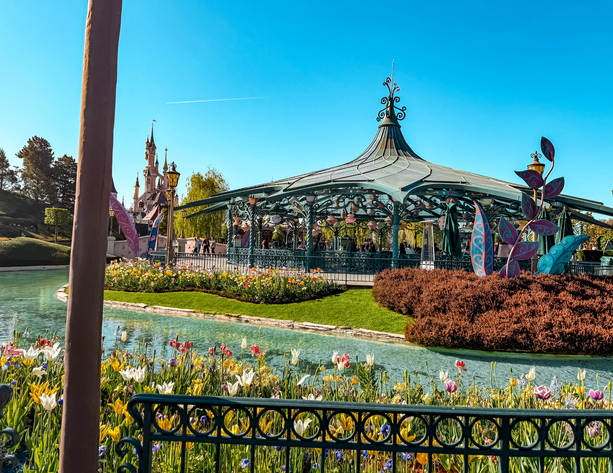 Disneyland Paris Guide (4).png